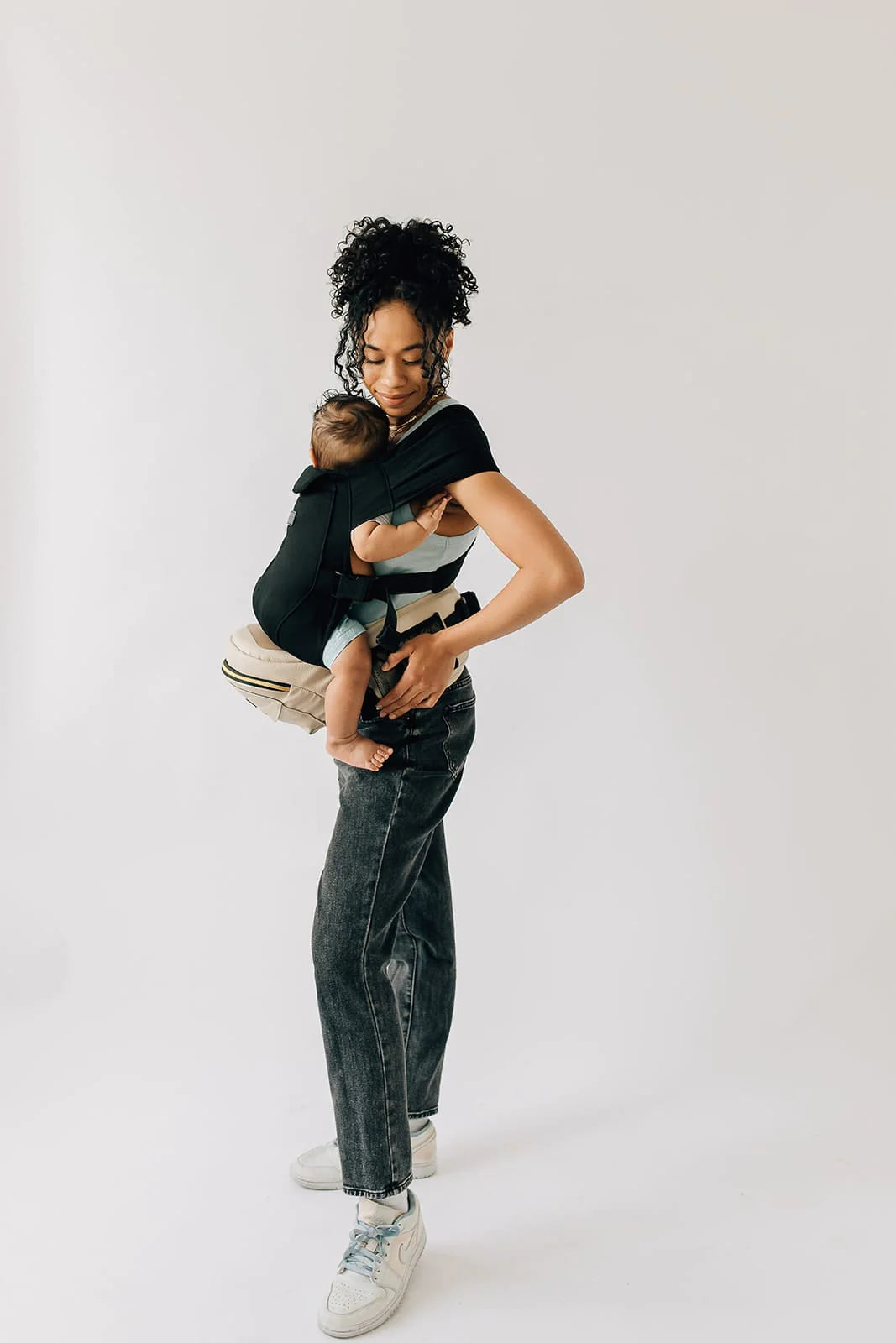 Tushbaby The Snug Attachment