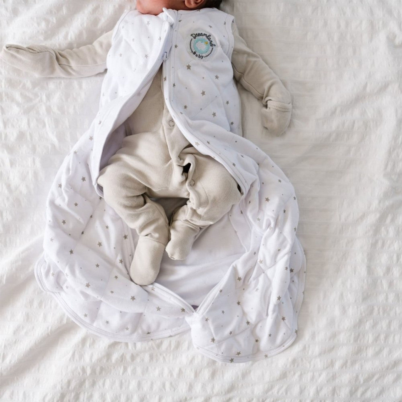 What Should My Baby Wear Under A Sleep Sack? – Dreamland Baby
